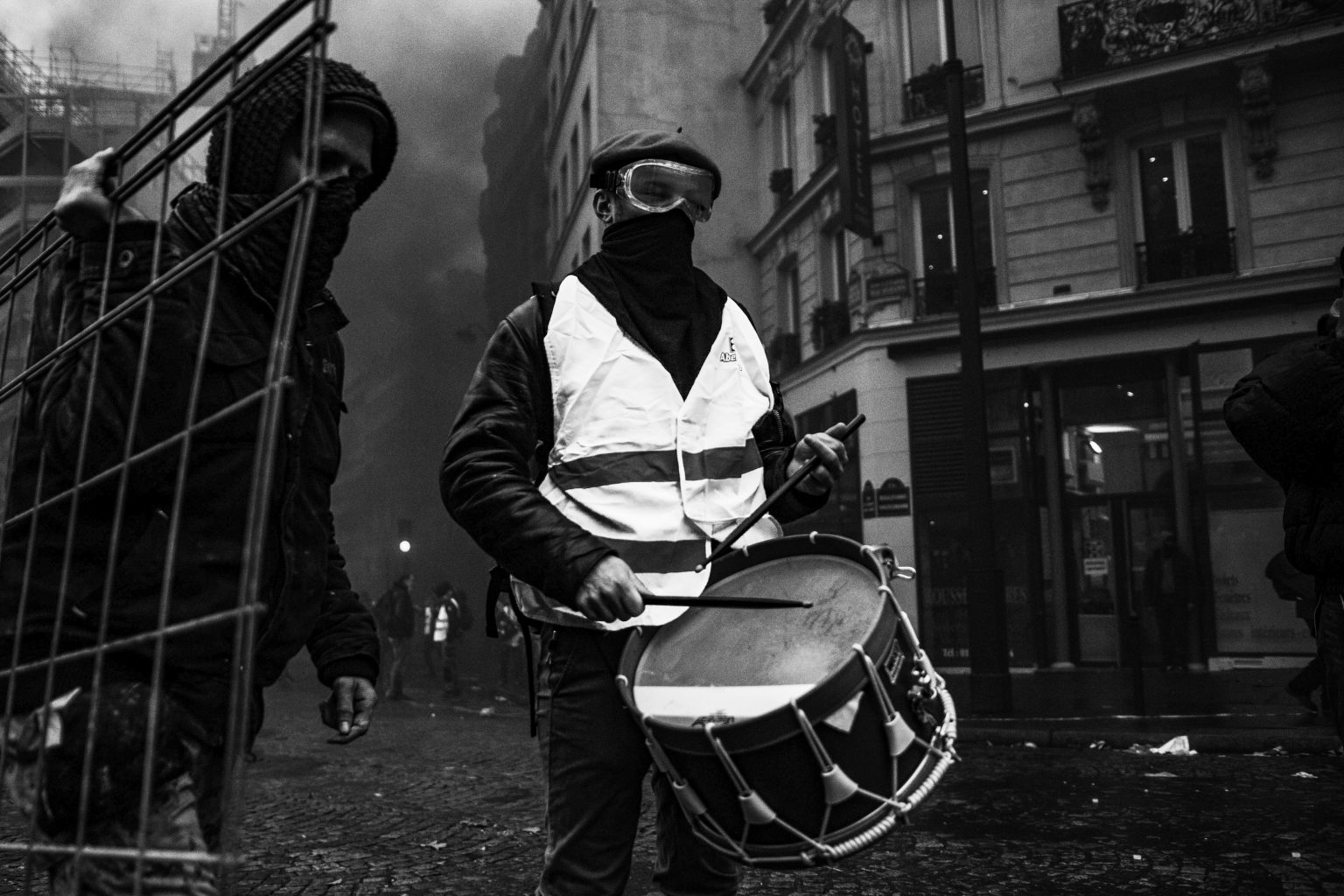Emeute des gilets jaunes au centre de Paris, acte 3